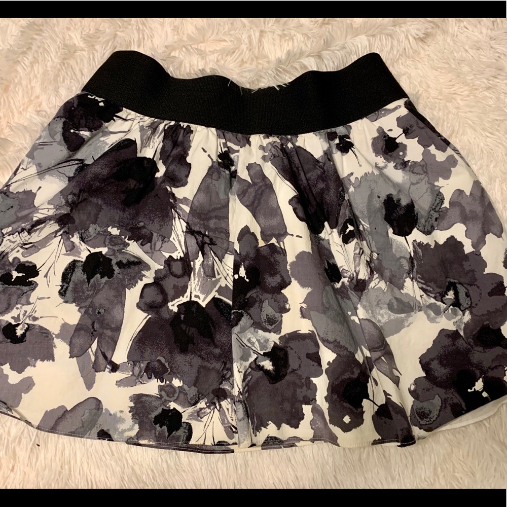 Express flounce skirt